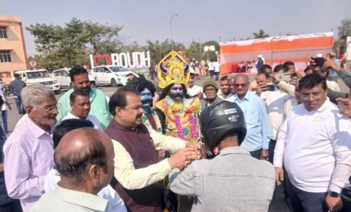 ସଡକ ସୁରକ୍ଷା ମାସ ଅବସରରେ ସଚେତନତା ରଥ ଏବଂ ପଦଯାତ୍ରାର ଶୁଭାରମ୍ଭ