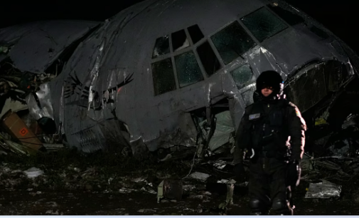 15 killed after Bolivian Air Force plane carrying new banknotes crashes on busy road