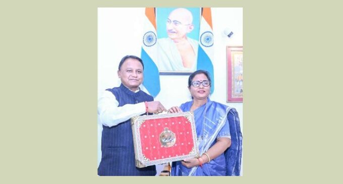 Odisha CM announces Rs 1 lakh incentive for girls from weaker sections pursuing graduation