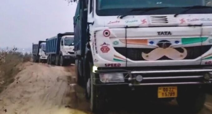 Mines Department in action Mood ; Illegal Sand Mining InJajpur; DDM Leads Raid,  9 Hyvss& 5  excavator Seized