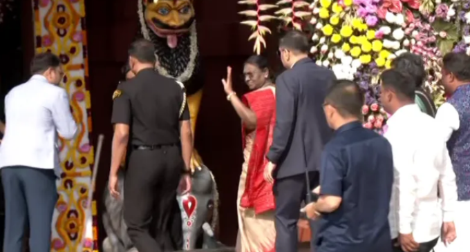 ନାଭିଗୟାରେ ପିଣ୍ଡଦାନ କଲେ ରାଷ୍ଟ୍ରପତି ଦ୍ରୌପଦୀ ମୁର୍ମୁ
