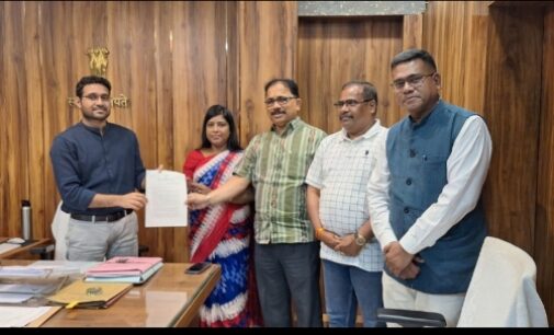 ବୋଲଗଡ଼ ବିଡ଼ିଓଙ୍କ ଅଗଣତାନ୍ତ୍ରୀକ କାର୍ଯ୍ୟକୁ ନିନ୍ଦା, ନିରପେକ୍ଷ ତଦନ୍ତ ନେଇ ଦାବିପତ୍ର ପ୍ରଦାନ କଲା ବିଜେଡି