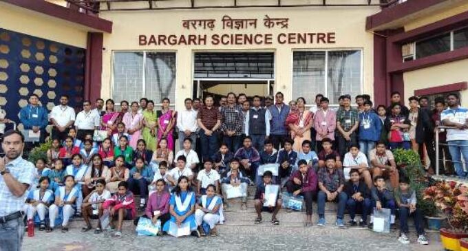 ବରଗଡ ବିଜ୍ଞାନ କେନ୍ଦ୍ର ଓ ବହୁବୃତ୍ତି ଶିକ୍ଷାନୁଷ୍ଠାନ ବୁଲି ଦେଖିଲେ ବୌଦ୍ଧ ଜିଲ୍ଲା ଛାତ୍ର ଛାତ୍ରୀ