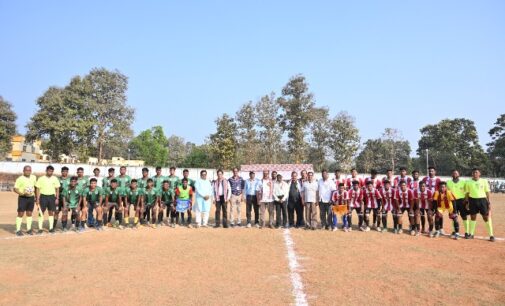 ଉପଖଣ୍ଡ କ୍ରୀଡା ସଂଘ କପ : ରାଜ୍ୟ ସ୍ତରୀୟ ଫୁଟବଲ ଚମ୍ପିୟାନସିପ , ପ୍ରଥମ ସେମି ଫାଇନାଲ ରେ ସମ୍ବଲପୁର ବିଜୟୀ ହୋଇ ଫାଇନାଲକୁ ଉନ୍ନୀତ