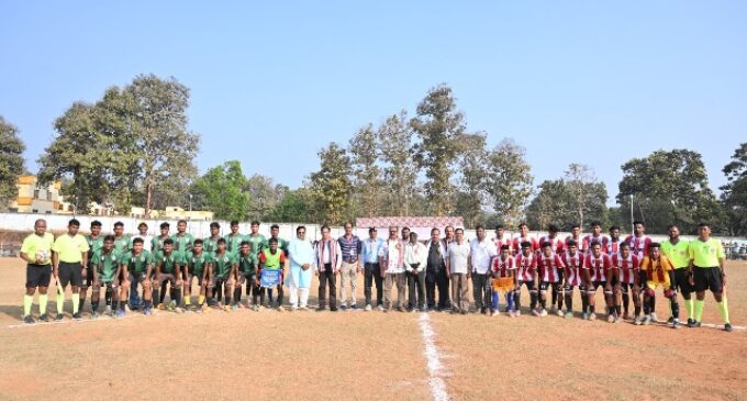 ଉପଖଣ୍ଡ କ୍ରୀଡା ସଂଘ କପ : ରାଜ୍ୟ ସ୍ତରୀୟ ଫୁଟବଲ ଚମ୍ପିୟାନସିପ , ପ୍ରଥମ ସେମି ଫାଇନାଲ ରେ ସମ୍ବଲପୁର ବିଜୟୀ ହୋଇ ଫାଇନାଲକୁ ଉନ୍ନୀତ