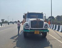 ମାଙ୍କଡ଼ା ବୋଝେଇ ଟ୍ରକ ଜବତ, ଚାଳକ ଫେରାର, ଖଣିଜ ଲୁଟକୁ ବରଦାସ୍ତ କରାଯିବ ନାହିଁ-ଅତିରିକ୍ତ ତହସିଲଦାର