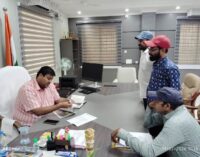 ବ୍ଲକ କାର୍ଯ୍ୟାଳୟ ମୁଖ୍ୟ ଫାଟକରେ ଗାଡ଼ି ପାର୍କିଂକୁ ବିରୋଧ କରି ଜିଲ୍ଲାପାଳଙ୍କୁ ଅଭିଯୋଗ