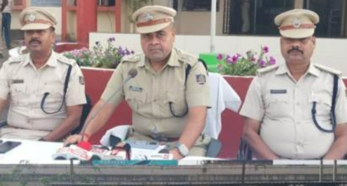 Cache of banned cough syrup seized in khordha, 4 arrested