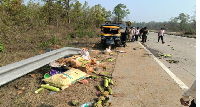 ଟ୍ରକ୍ ଧକ୍କାରେ ଅଟୋ ଓଲଟିଲା: ଜଣେ ମୃତ, ୪ ଗୁରୁତର