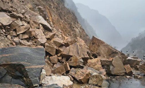 Nearly 200 tourists stranded in Chungthang after landslides hit North Sikkim