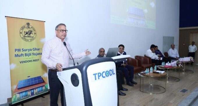 ACS Vishal Kumar Dev Chairs Review Meeting to Accelerate Rooftop Solar Adoption in Odisha