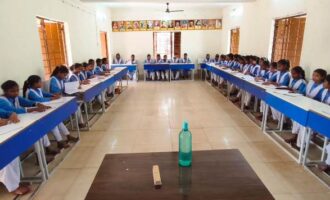 କନ୍ଧମାଳର ଉପାନ୍ତ ଅଞ୍ଚଳରେ କେରଳ ମଡେଲରେ ପାଠ ପଢ଼ା : ଆବଶ୍ୟକ ଅନୁଯାୟୀ ନାହାନ୍ତି ଶିକ୍ଷକ, ଶିକ୍ଷୟତ୍ରୀ