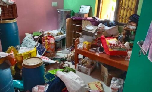 ଝରକା ତାଡ଼ି ୫୦ ଗ୍ରାମ ସୁନା ଅଳଙ୍କାର ସହିତ ୨ ଲକ୍ଷ ଟଙ୍କାରୁ ଉର୍ଦ୍ଧ୍ବ ଟଙ୍କା ଲୁଟି ନେଲେ ଦୁର୍ବୃତ୍ତ