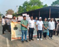 ବୌଦ୍ଧରେ ବିଭିନ୍ନ ବ୍ୟବସାୟିକ ପ୍ରତିଷ୍ଠାନର ନାମ ଫଳକ ଓଡିଆରେ ଲେଖିବା ପାଇଁ ସଚେତନତା ଶୋଭାଯାତ୍ରା