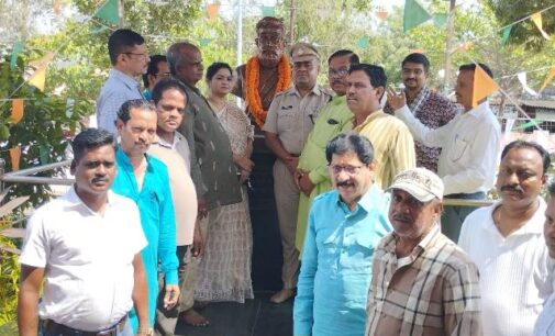ଓଡ଼ିଶା ଦିବସ ଉପଲକ୍ଷେ ଜିଲ୍ଲା ମୁଖ୍ୟ ଚିକିତ୍ସାଳୟରେ ରୋଗୀ ମାନଙ୍କୁ ଫଳ ବଣ୍ଟନ ଏବଂ ରକ୍ତଦାନ ଶିବିର ଅନୁଷ୍ଠିତ