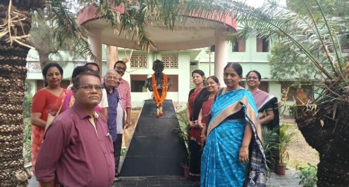 ପ୍ରାଣନାଥ ସ୍ୱୟଂ ଶାସିତ ମହାବିଦ୍ୟାଳୟର ବିନ୍ଦୁଶ୍ରୀ ମିଶ୍ରଙ୍କ ଅବସର, କଲେଜ ପକ୍ଷରୁ ସମ୍ବର୍ଦ୍ଧିତ