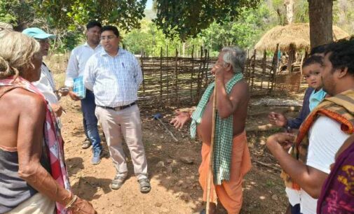 ବୌଦ୍ଧ ଜିଲ୍ଲାପାଳଙ୍କ ହରଭଂଗା ବ୍ଲକ୍ ବିଭିନ୍ନ ଗ୍ରାମ ପରିଦର୍ଶନ : ଗ୍ରାମବାସୀଙ୍କୁ ଭେଟି ପାନୀୟ ଜଳ, ରାସ୍ତାଘାଟ ଓ ଭିତ୍ତିଭୂମି ସମସ୍ୟା ଅନୁଧ୍ୟାନ କଲେ