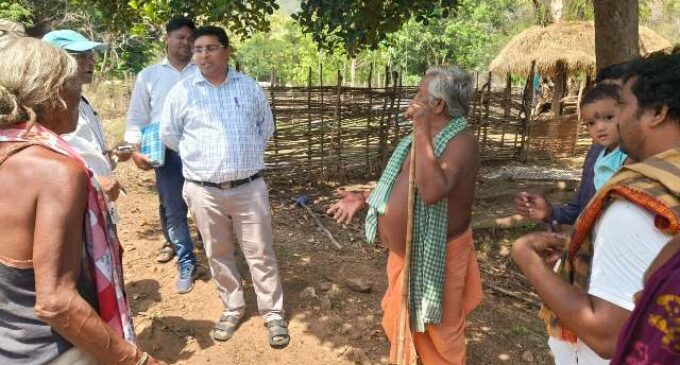 ବୌଦ୍ଧ ଜିଲ୍ଲାପାଳଙ୍କ ହରଭଂଗା ବ୍ଲକ୍ ବିଭିନ୍ନ ଗ୍ରାମ ପରିଦର୍ଶନ : ଗ୍ରାମବାସୀଙ୍କୁ ଭେଟି ପାନୀୟ ଜଳ, ରାସ୍ତାଘାଟ ଓ ଭିତ୍ତିଭୂମି ସମସ୍ୟା ଅନୁଧ୍ୟାନ କଲେ