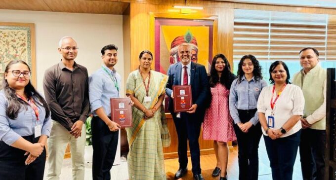 Hindalco signs MoU with Ministry of Textiles to transform Sambalpuri Handloom
