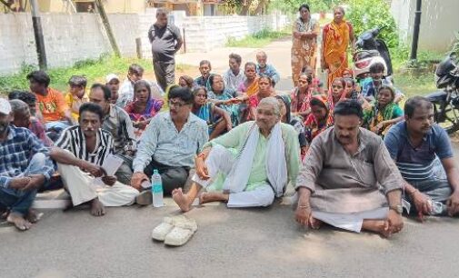 ଝୁମ୍ପୁଡି ବସ୍ତି ଉଚ୍ଛେଦ ନେଇ କଂଗ୍ରେସ ପକ୍ଷରୁ ଆନ୍ଦୋଳନ ଧାରଣା, ପ୍ରତିଶ୍ରୁତି ପରେ ପ୍ରତ୍ୟାହୁତ