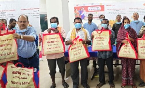 AM/NS Ports distributesnutrition food basketsto 123 TB patients in Paradeep