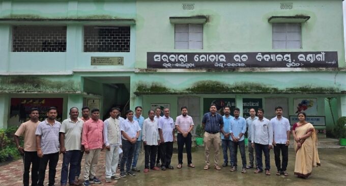 କନ୍ଧମାଳ ଜିଲ୍ଲାପାଳ ଙ୍କ ଲଣ୍ଡାଗାଁ ଓ ଖମନଖୋଲ ପଞ୍ଚାୟତ ପରିଦର୍ଶନ: ଗୋଦାବରୀଶ ମିଶ୍ର ବିଦ୍ୟାଳୟ ସ୍ଥାନ ଚିହ୍ନଟ
