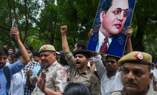 ‘Chalo Sansad’ march begins; cops use lathis to disperse crowd