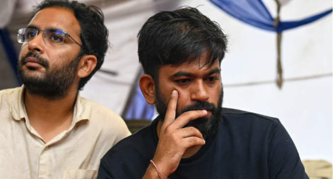 Jantar Mantar protest : CJP’s Dipke continues sit-in protest, apologises to injured students