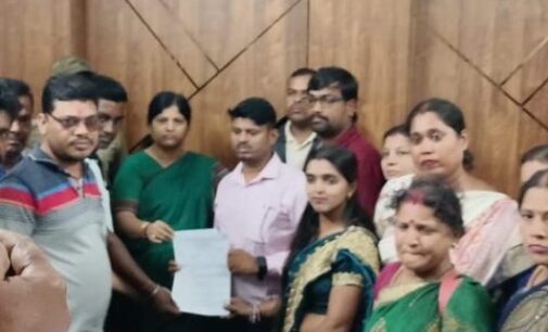 ଜିଲ୍ଲାପାଳଙ୍କ ଜରିଆରେ ମୁଖ୍ୟମନ୍ତ୍ରୀଙ୍କୁ ଦାବିପତ୍ର ୨୦୦୮-୧୮ ଅନୁଦାନ ନିମନ୍ତେ