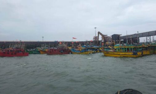 Paradip Port Coordinates Emergency Shelter for Andhra Pradesh Fishing Boats Amid Cyclonic Weather