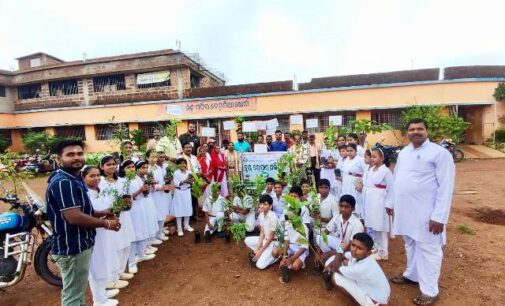 ବେଗୁନିଆ ଶିଶୁ ବିଦ୍ୟାମନ୍ଦିର ରେ ୧୫୦ରୁ ଅଧିକ ଚାରା ରୋପଣ; ‘ବୃକ୍ଷ ହିଁ ଜୀବନ’ ବାର୍ତ୍ତା ସହ ପରିବେଶ ସଚେତନତା ଅଭିଯାନ
