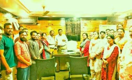 ସାମାଜିକ ସୁରକ୍ଷା ଅଧିକାରୀ ସଙ୍ଘ ପକ୍ଷରୁ ଦରମା ବୃଦ୍ଧି, କ୍ୟାଡର ପୁର୍ନଗଠନ ଓ ନିୟମିତକରଣ ସମେତ ୮ ଦଫା ଦାବିପତ୍ର ଜିଲ୍ଲାପାଳଙ୍କୁ ପ୍ରଦାନ