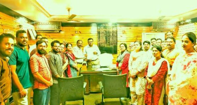 ସାମାଜିକ ସୁରକ୍ଷା ଅଧିକାରୀ ସଙ୍ଘ ପକ୍ଷରୁ ଦରମା ବୃଦ୍ଧି, କ୍ୟାଡର ପୁର୍ନଗଠନ ଓ ନିୟମିତକରଣ ସମେତ ୮ ଦଫା ଦାବିପତ୍ର ଜିଲ୍ଲାପାଳଙ୍କୁ ପ୍ରଦାନ