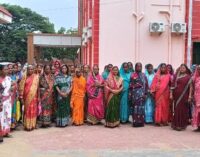 ଚୋରା ମଦ କାରବାର ବନ୍ଦ ଦାବୀ ରେ ଜିଲ୍ଲାପାଳ ଙ୍କ ଦ୍ୱାରସ୍ଥ ହେଲେ ଶତାଧିକ ମହିଳା, ଅଭିଯୁକ୍ତଙ୍କ ବିରୋଧରେ କାର୍ଯ୍ୟାନୁଷ୍ଠାନ ନ ହେବାରୁ ଅସନ୍ତୋଷ