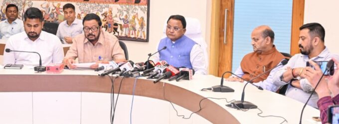 Odisha floods hit 1,381 villages; CM Majhi announces Rs 1,000-crore relief package