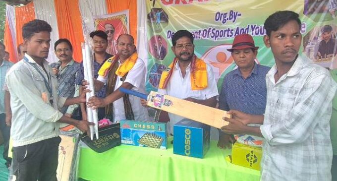 କଣ୍ଟାମାଳରେ ଗ୍ରାମୋଦୟ ଅଭିଯାନରେ କ୍ରୀଡ଼ା ଉପକରଣ ବଣ୍ଟନ, ଆଦିବାସୀ ଅଧ୍ୟୁଷିତ ଓ ପୂର୍ବତନ ମାଓ ପ୍ରଭାବିତ ଗ୍ରାମର ଯୁବ କ୍ରୀଡ଼ାବିତଙ୍କୁ ମିଳିଲା ପ୍ରୋତ୍ସାହନ