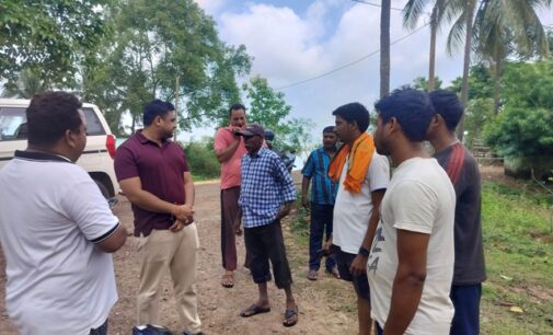 ବନ୍ୟା ବିପର୍ଯ୍ୟୟ ମୁକାବିଲାରେ ଯୁଦ୍ଧକାଳୀନ ତତ୍ପରତା ; ଖୋରଧା ବ୍ଲକରେ ପ୍ରାୟ ୧୨ ଶହ ବନ୍ୟା ପୀଡ଼ିତଙ୍କୁ ରନ୍ଧା ଖାଦ୍ୟ ବଣ୍ଟନ