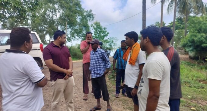 ବନ୍ୟା ବିପର୍ଯ୍ୟୟ ମୁକାବିଲାରେ ଯୁଦ୍ଧକାଳୀନ ତତ୍ପରତା ; ଖୋରଧା ବ୍ଲକରେ ପ୍ରାୟ ୧୨ ଶହ ବନ୍ୟା ପୀଡ଼ିତଙ୍କୁ ରନ୍ଧା ଖାଦ୍ୟ ବଣ୍ଟନ