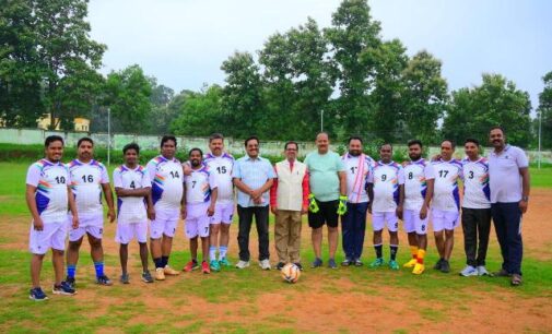 ଜାତୀୟ କ୍ରୀଡ଼ା ଦିବସ ପାଳନ ଅବସରରେ ପ୍ରଦର୍ଶନୀ ଫୁଟବଲ୍ ପ୍ରତିଯୋଗୀତା : ପ୍ରଶାସନ ଏକାଦଶ ବିଜୟୀ
