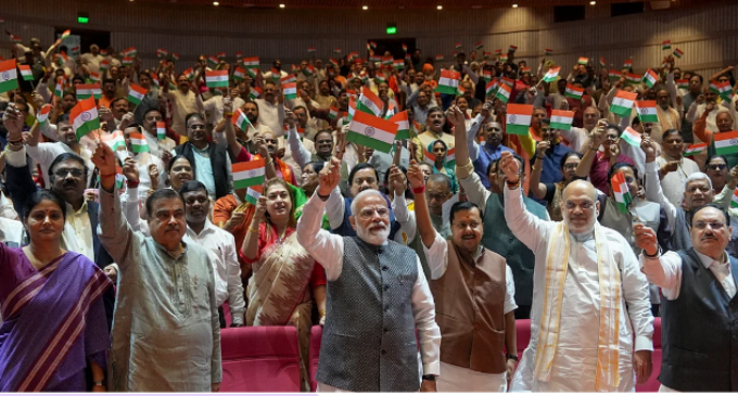 NDA MPs greet PM Modi with tricolour, raise ‘Vande Mataram’ at parliamentary meeting