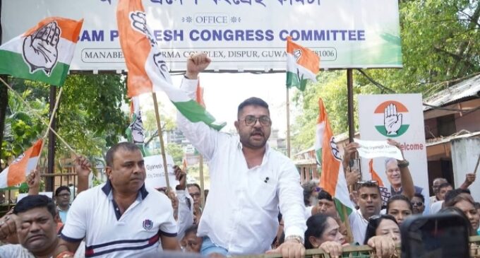 Congress leaders and workers hit streets district-by-district demanding protection of country’s electoral system and democracy: Fierce protests in Nagaon, Guwahati