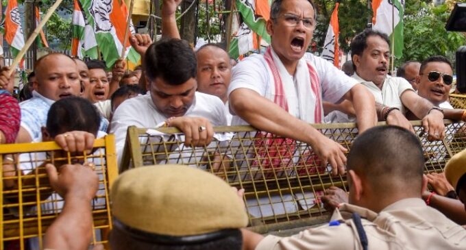 Massive protest by Pradesh Congress demanding removal of Chief Election Commissioner Gyanesh Kumar : APCC President Gaurav Gogoi, AICC Secretary Manoj Chauhan, and numerous leaders-workers detained