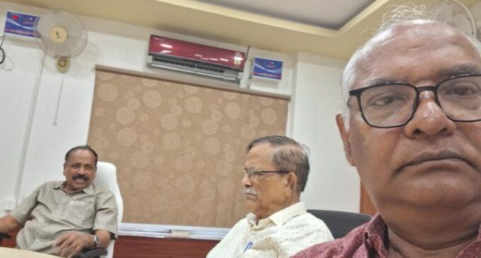 କଟକ ବରିଷ୍ଠ ନାଗରିକ ମହାସଭା କାର୍ଯ୍ୟାଳୟର ସମସ୍ୟା ସମାଧାନ ପାଇଁ ଜିଲ୍ଲାପାଳ ,ମେୟରଙ୍କ ସହ ଆଲୋଚନା