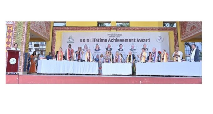 US Senator, Mayors Visit KIIT and KISS
