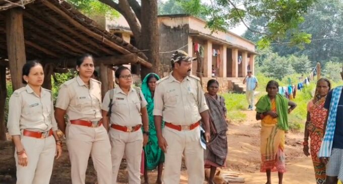 ଧାନ ଓ କପା ଫସଲ ଉଜାଡ଼ିଲେ ହାତୀପଲ : ସୀମାନ୍ତ ଅଞ୍ଚଳରେ ୫ ହାତୀଙ୍କ ଉପଦ୍ରବ, ଭୟରେ ଚାଷୀ